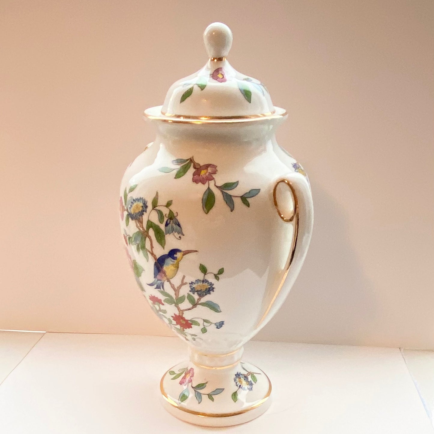 Aynsley Vintage Fine Bone China, Pembroke Design lidded vase in Perfect Condition