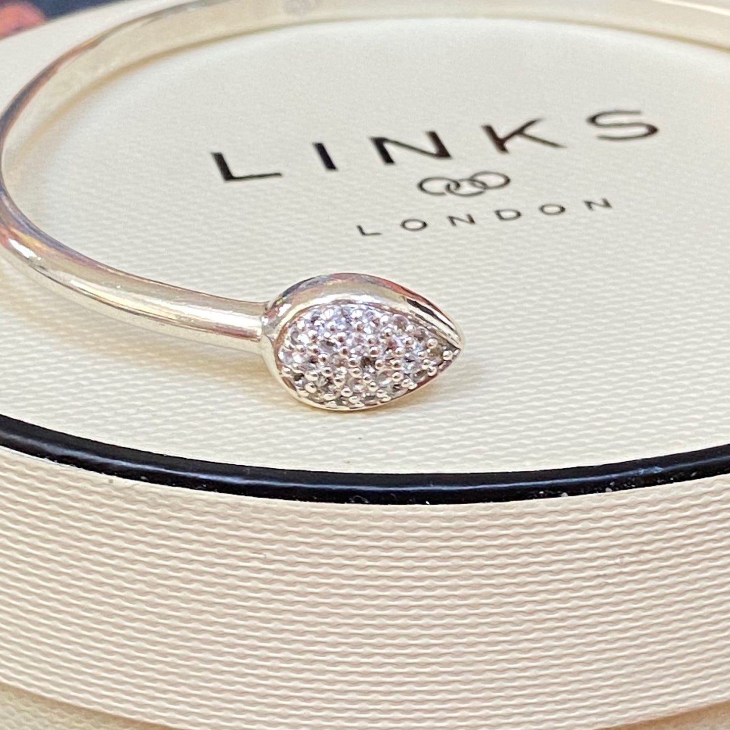 Links of London Leaf  Cuff Bracelet with crystals New!