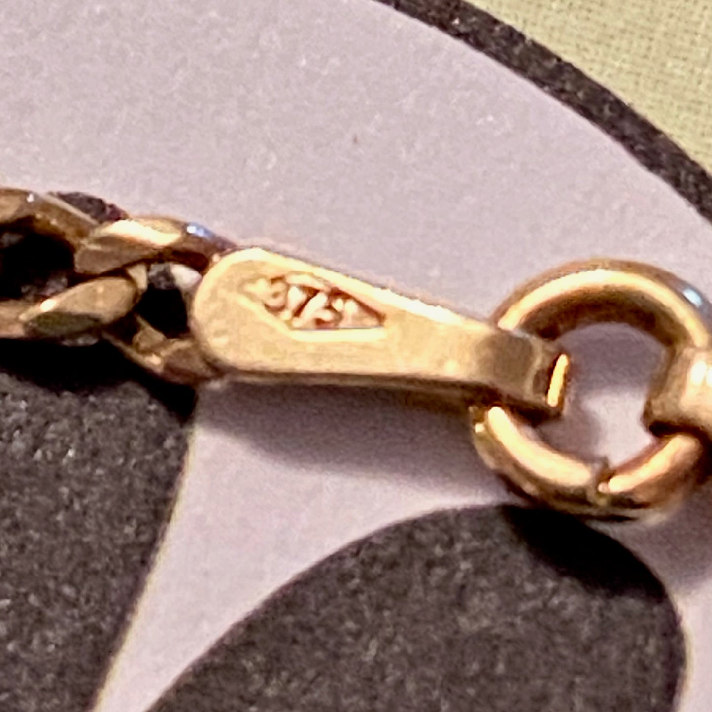 Delicate 9ct Gold Figaro bracelet