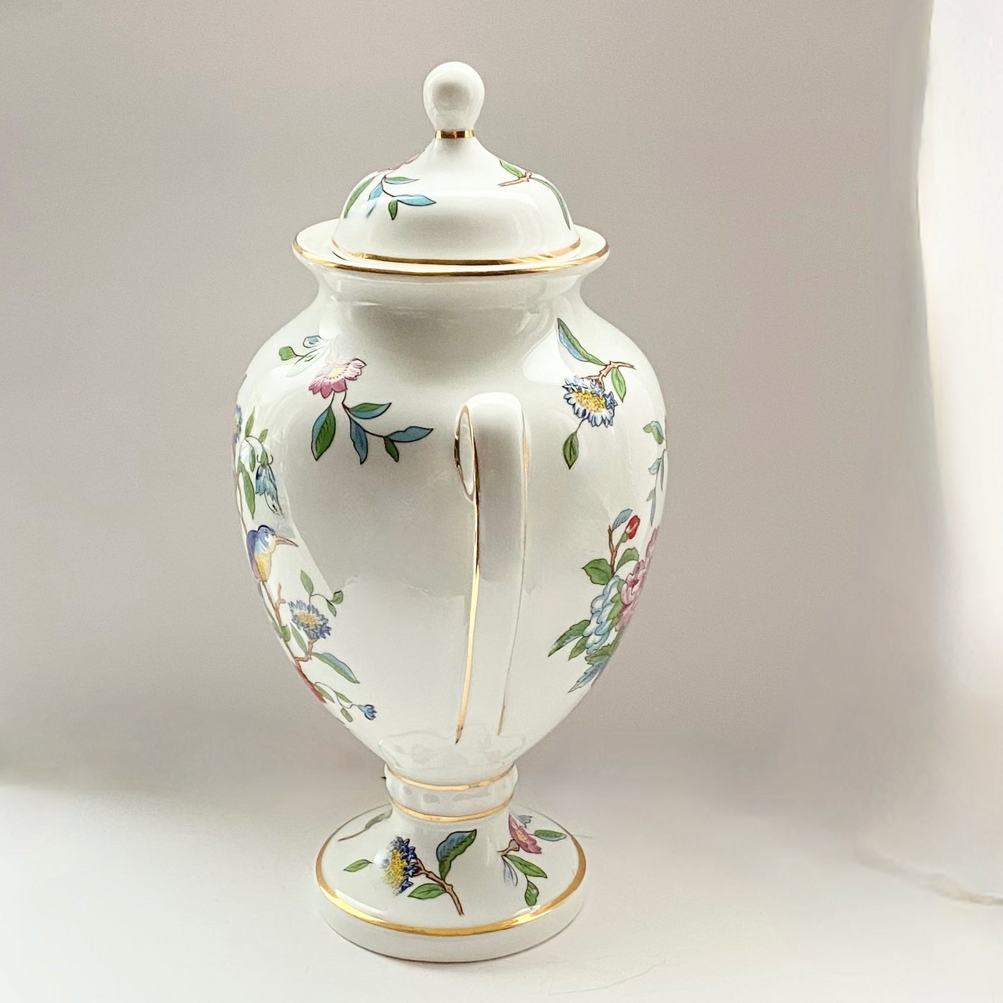 Aynsley Vintage Fine Bone China, Pembroke Design lidded vase in Perfect Condition