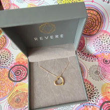 Load image into Gallery viewer, Delicate 9ct Gold Floating Heart Pendent Necklace
