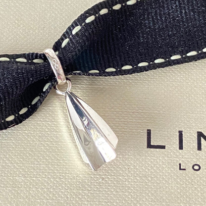 Links of London Sterling Silver 925 Shooting Star Charm with Deep Pink Enamel.