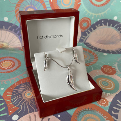 Vintage Hot diamonds Sterling Silver, Diamond Leaf Stem Earrings and Necklace Set