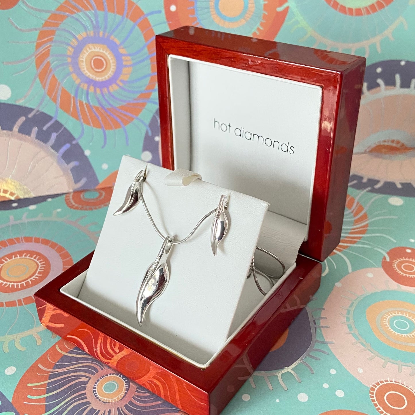 Vintage Hot diamonds Sterling Silver, Diamond Leaf Stem Earrings and Necklace Set