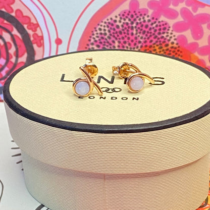 Links of London iconic Serpentine 18kt Rose Gold Vermeil & Blue Lace Agate Gemstone Stud Earrings.