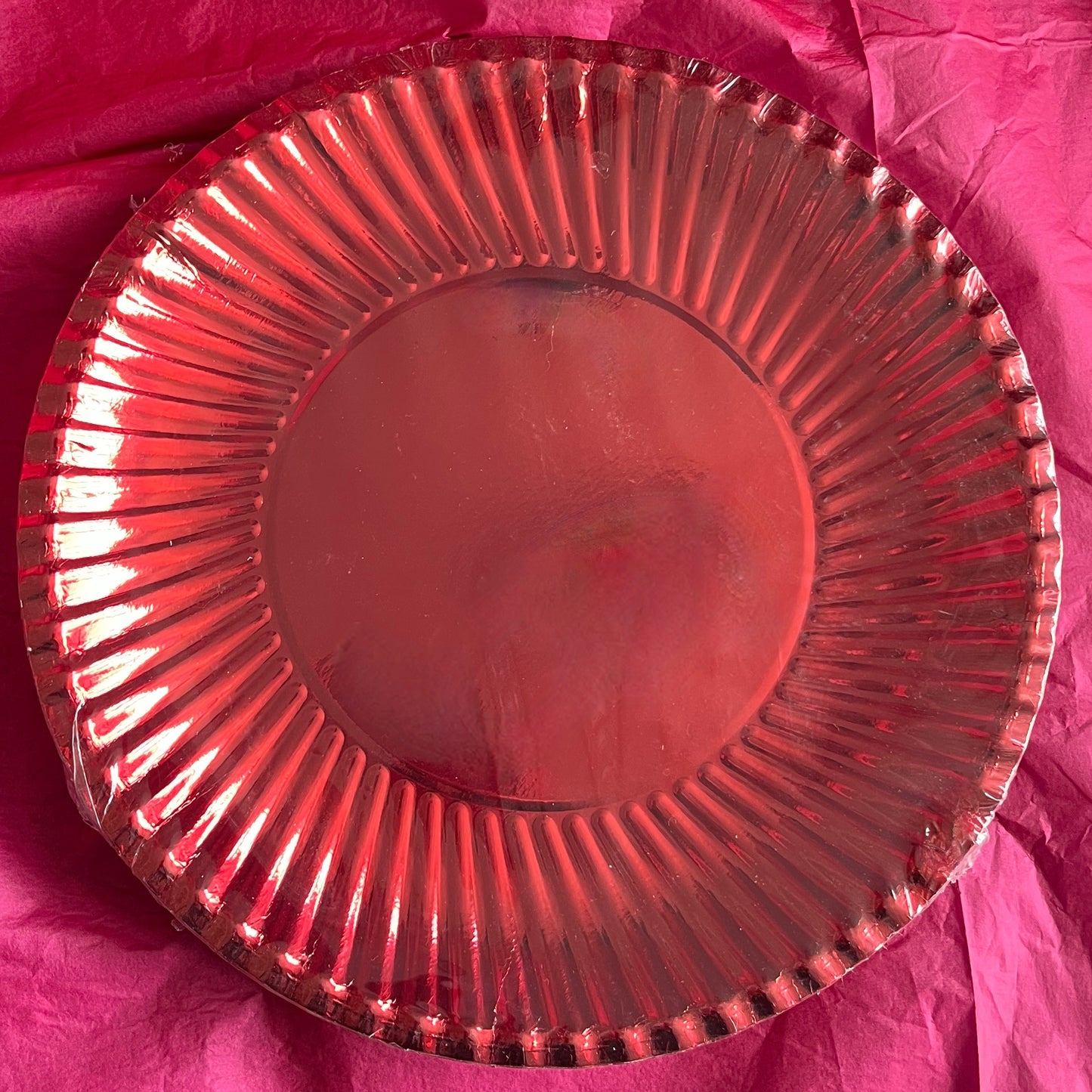 8 pk Red Metallic Paper Plates