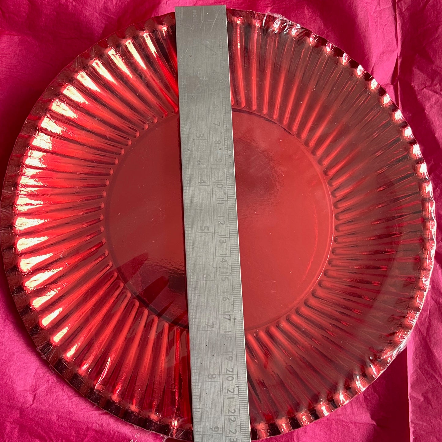 8 pk Red Metallic Paper Plates