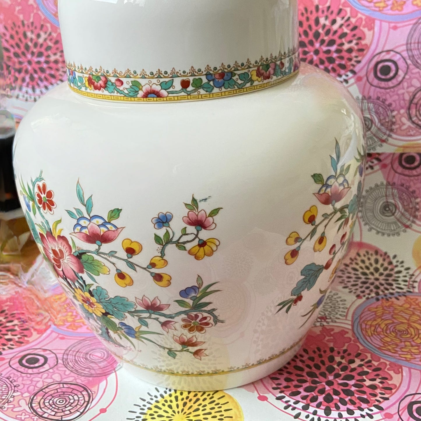 Vintage Fine Bone China Coalport Made in England,  Ming Rose, Ginger Jar produced 1970 to 1993. Aprox 17cm High
