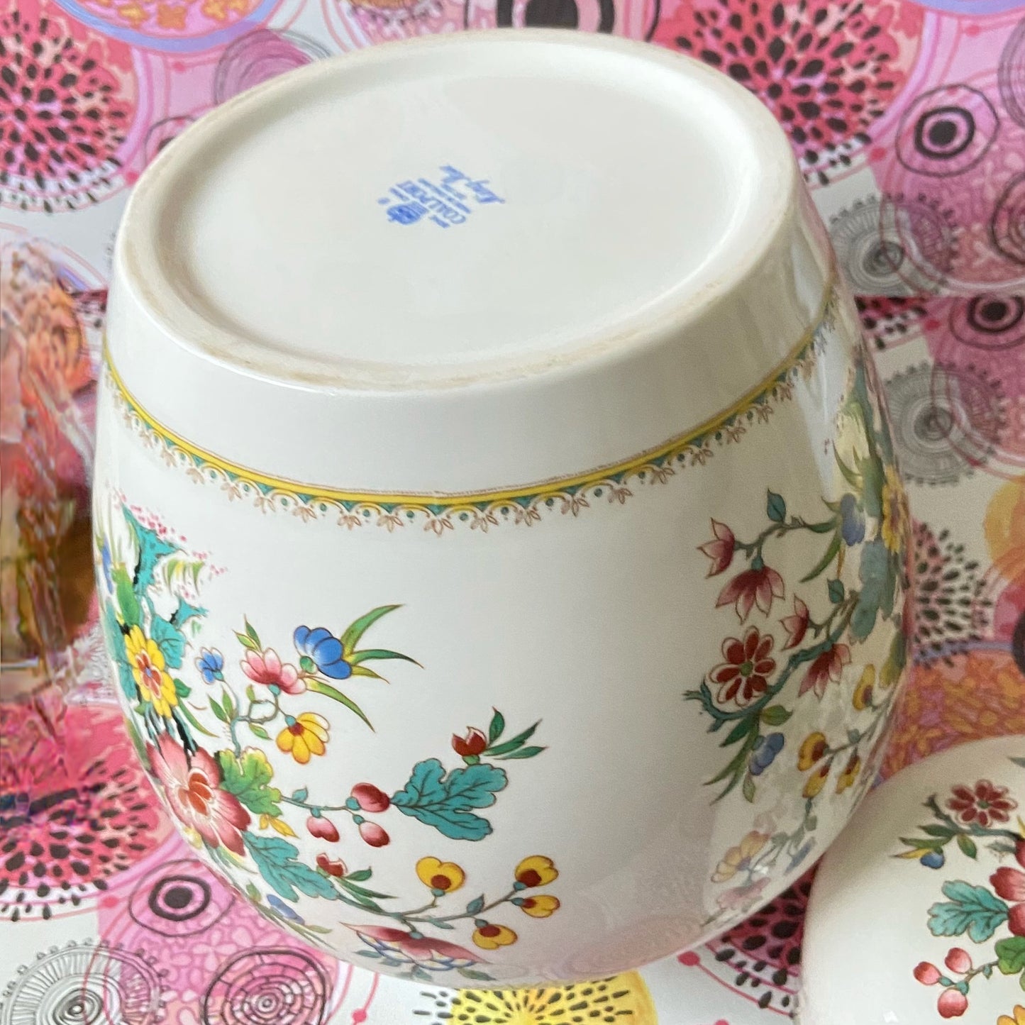 Vintage Fine Bone China Coalport Made in England,  Ming Rose, Ginger Jar produced 1970 to 1993. Aprox 17cm High