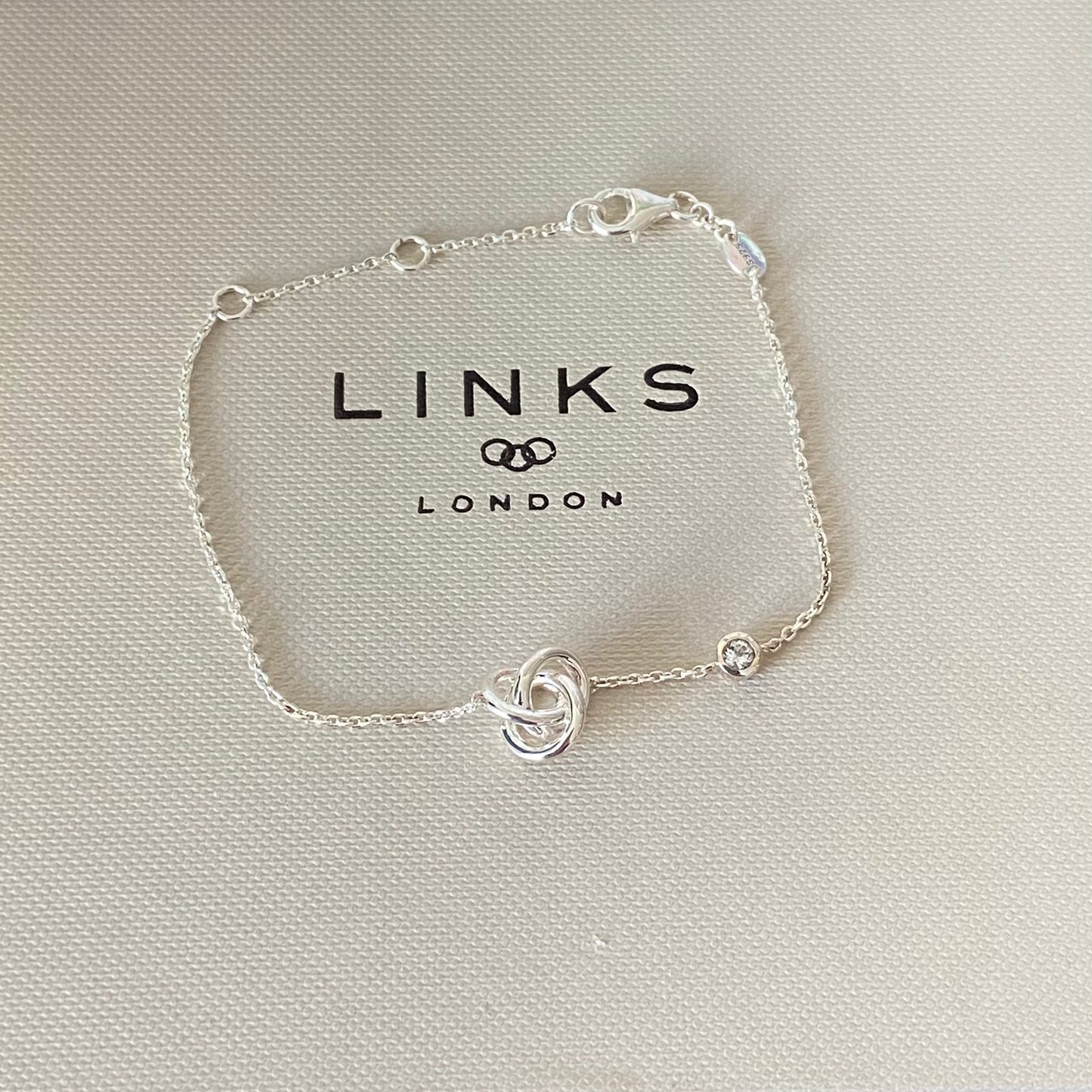 New! Links of London Love Knot Bracelet with a Topaz Sparkle Stone