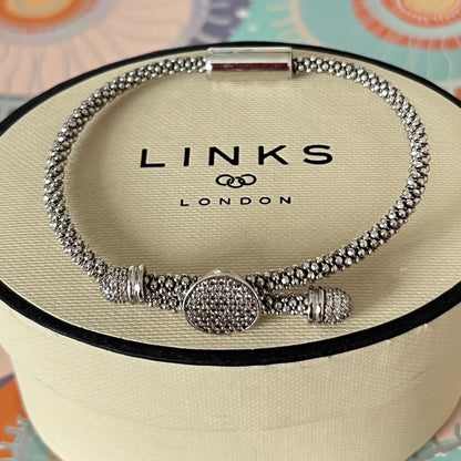 Links of London Rare Sterling Silver Star Dust Round Bracelet with a magnetic clasp