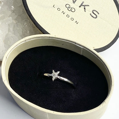 Links of London Essentials Sterling Silver Star Crystal Ring